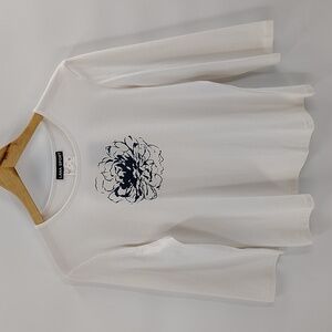 Lana Sport By Lana Lee Top Size Large White Blue Floral Quarter Sleeve Tee